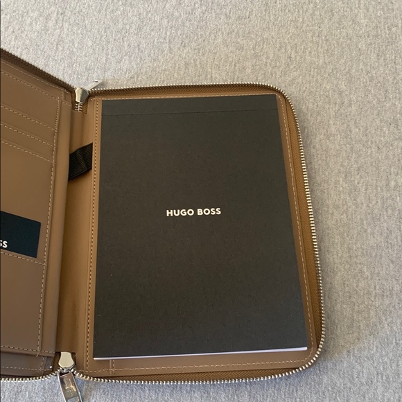 Hugo boss portfolio - Picture 6 of 10